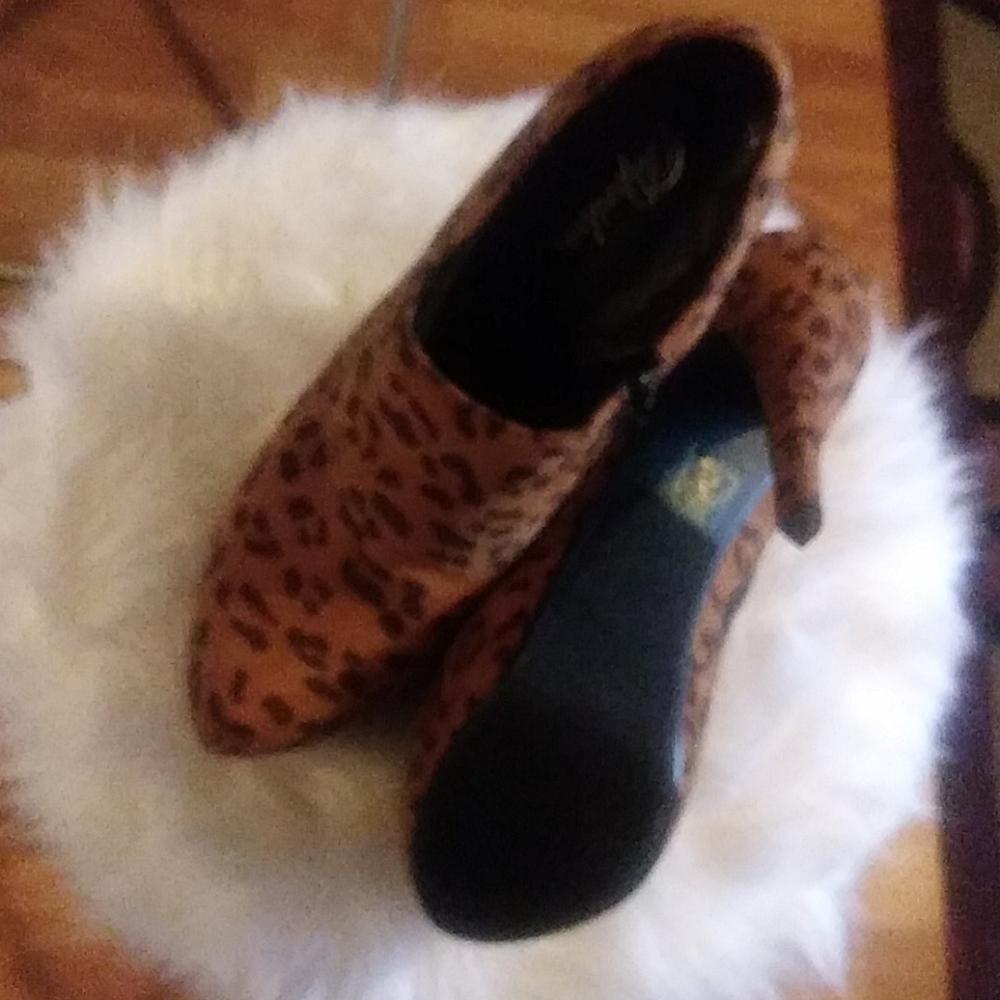 Shoe